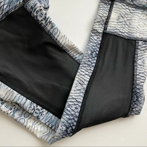 Gottex • Blue Black Snakeskin Print Mesh Leggings - Picture 2 of 4